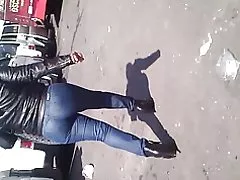 Zrají v těsné džíny