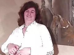 Velká stará babička s chlupaté vagíny